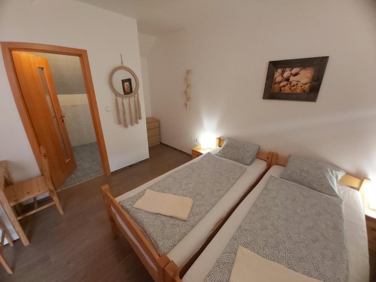 Pivni Lednice Lhota pod Libcany Exterior foto